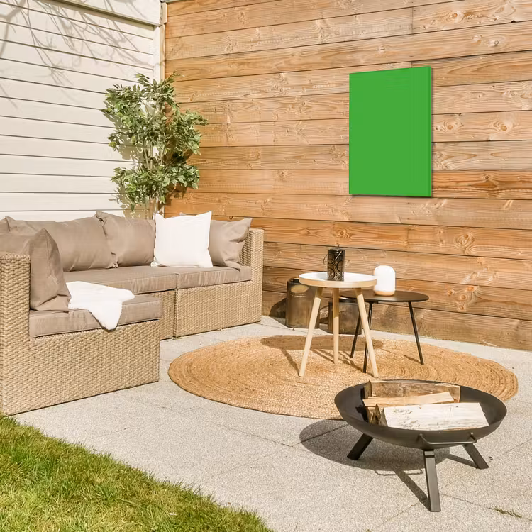Kelly - Green - Groen Tuinposter op houten frame 2 cm dik klein 841 -sfeer2