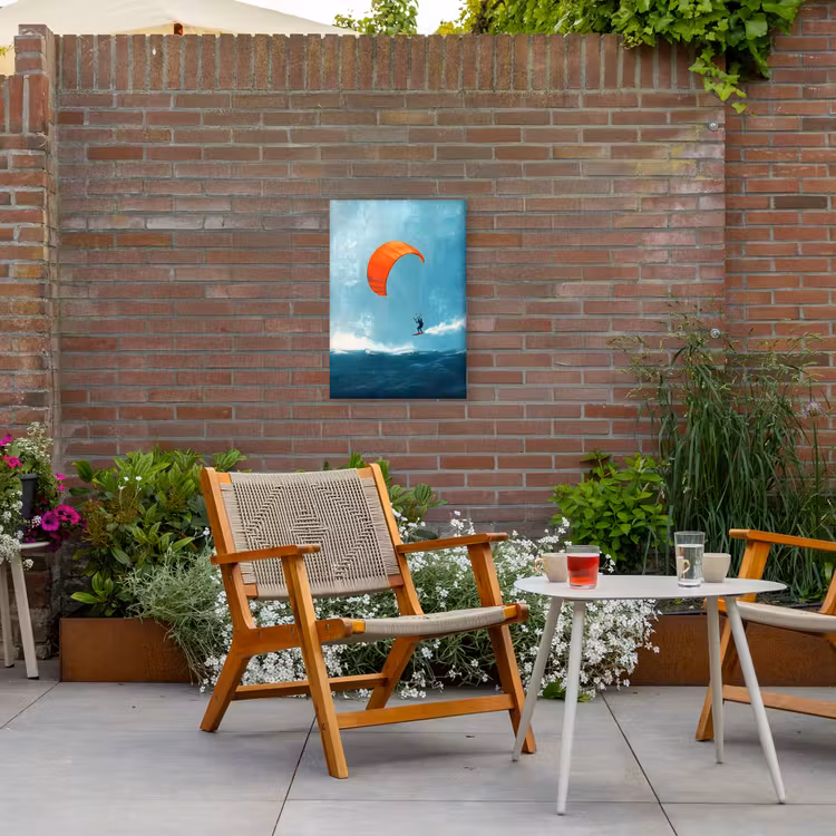 Kitesurfer - Oranje - Zee - Lucht Tuinposter op houten frame 2 cm dik klein -sfeer3