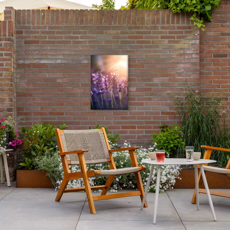 Lavendelbloemen - Paars - Zonlicht Tuinposter op houten frame 2 cm dik klein -sfeer3