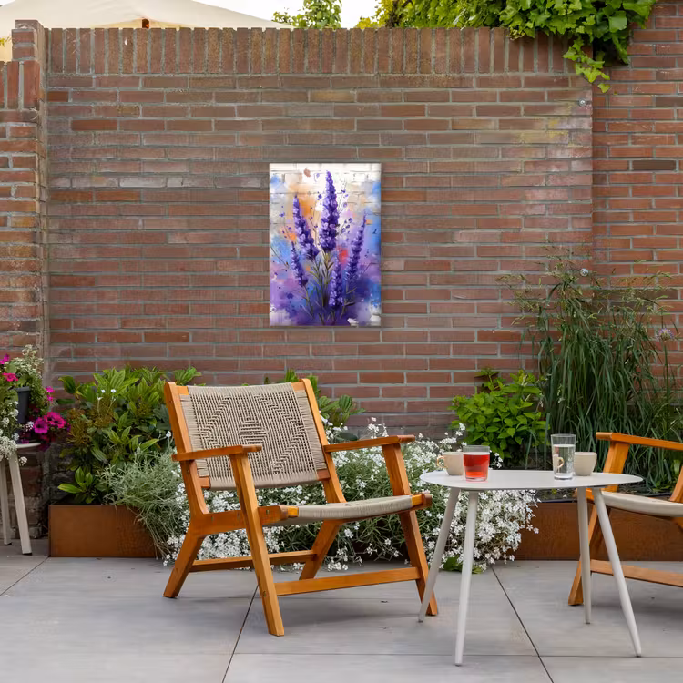 Lavendel op Witte Bakstenen Muur Tuinposter op houten frame 2 cm dik klein -sfeer3