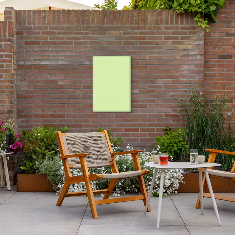 Light - Lime - Groen Tuinposter op houten frame 2 cm dik klein 841 -sfeer3