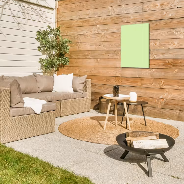 Light - Lime - Groen Tuinposter op houten frame 2 cm dik klein 841 -sfeer2