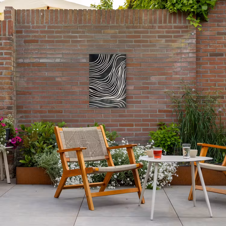 Lijnen - Patroon - Abstract - Wit Tuinposter op houten frame 2 cm dik klein -sfeer3