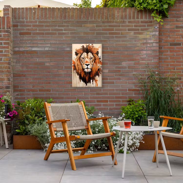 Leeuwenkop - Lijnen - Crème Tuinposter op houten frame 2 cm dik klein -sfeer3
