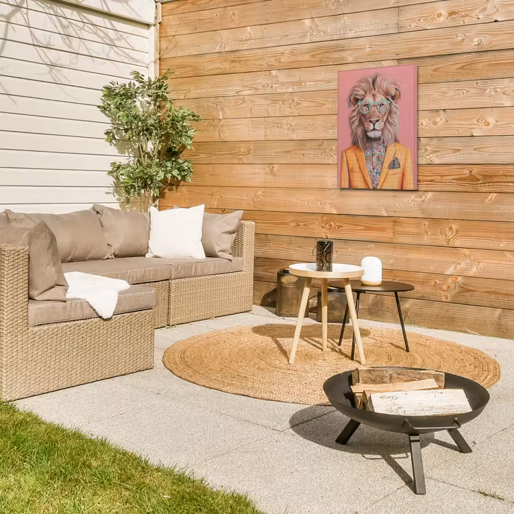 Leeuw - Pak - Geruit - Bril Tuinposter op houten frame 2 cm dik klein -sfeer2