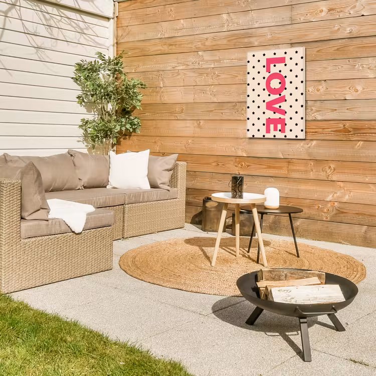 Love - Stippen - Roze Tuinposter op houten frame 2 cm dik klein -sfeer2
