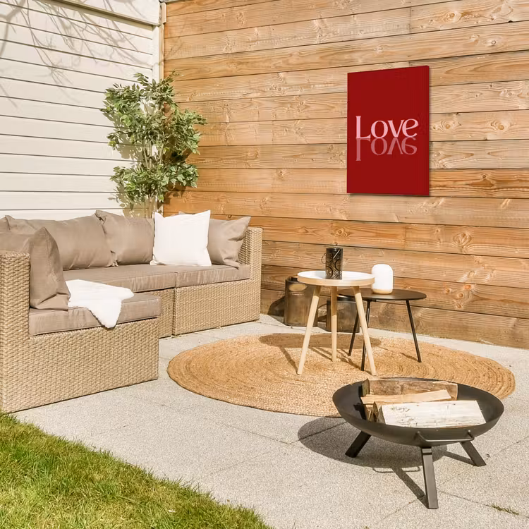 Love - Spiegeling - Rood Tuinposter op houten frame 2 cm dik klein -sfeer2