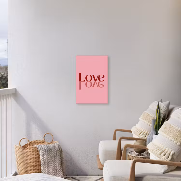 Love - Roze - Spiegeling Tuinposter op houten frame 2 cm dik klein -sfeer1