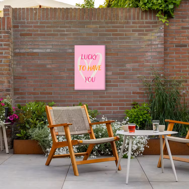 Lucky - Love - Valentijn - Roze Tuinposter op houten frame 2 cm dik klein -sfeer3