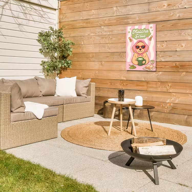 Matcha - Hond - Roze - Groen Tuinposter op houten frame 2 cm dik klein -sfeer2