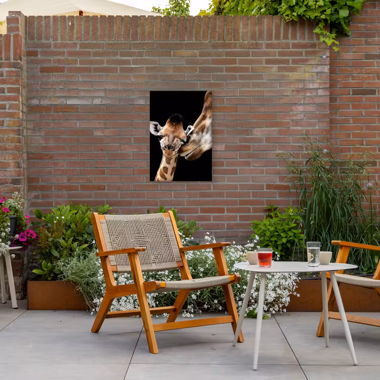 Moederlijke tederheid bij giraffen Tuinposter op houten frame 2 cm dik klein -sfeer3