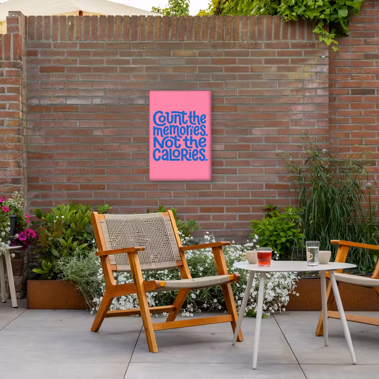 Memories - Roze - Blauw - Quote Tuinposter op houten frame 2 cm dik klein -sfeer3