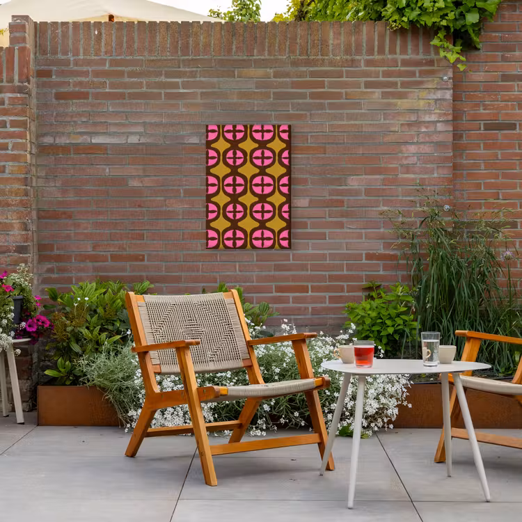 Modern - Patroon - Roze Tuinposter op houten frame 2 cm dik klein 841 -sfeer3