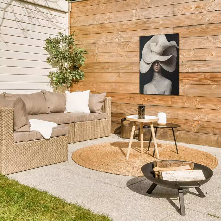 Modern - Vrouw - Hoed Tuinposter op houten frame 2 cm dik klein -sfeer2