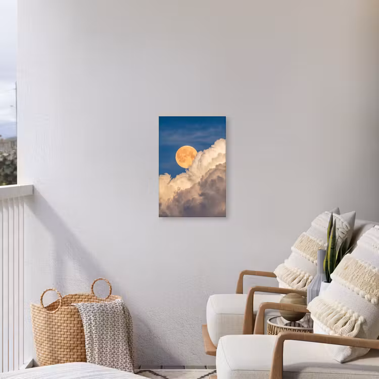 Maan - Wolken - Natuur - Oranje Tuinposter op houten frame 2 cm dik klein -sfeer1