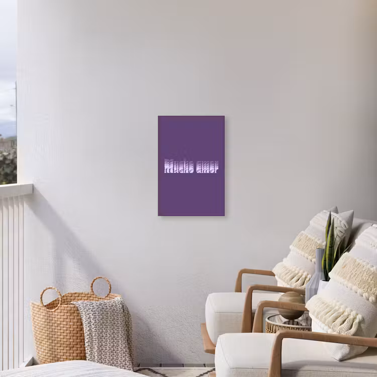 Mucho amor - Paars - Grafisch Tuinposter op houten frame 2 cm dik klein -sfeer1