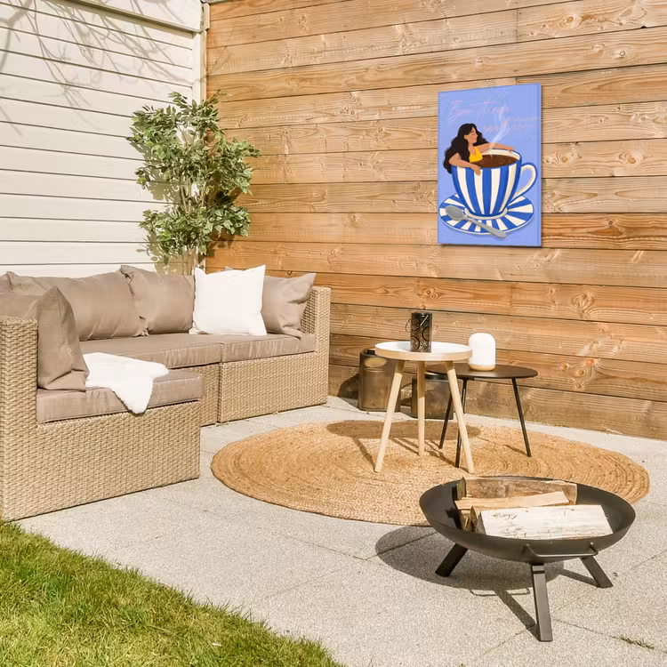 Mok - Koffie - Vrouw - Paars Tuinposter op houten frame 2 cm dik klein -sfeer2