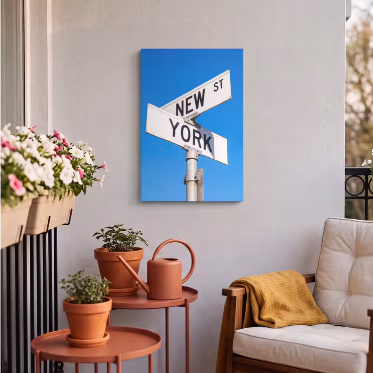 New York - Straatbord - Stad - Urban - Blauw Tuinposter op houten frame 2 cm dik klein -sfeer1
