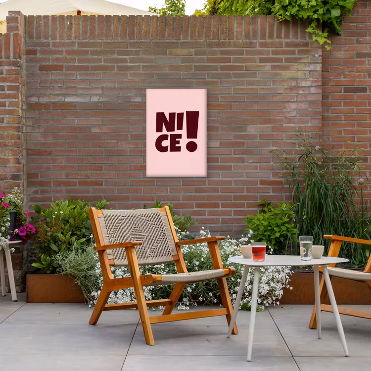 Nice - Uitroepteken - Roze Tuinposter op houten frame 2 cm dik klein -sfeer3