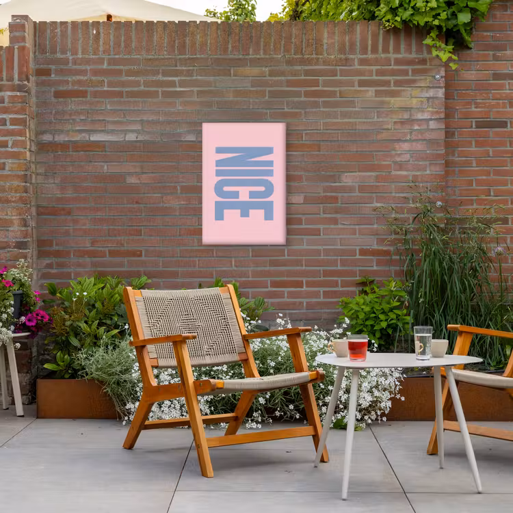 Nice - Paars - Roze Tuinposter op houten frame 2 cm dik klein -sfeer3