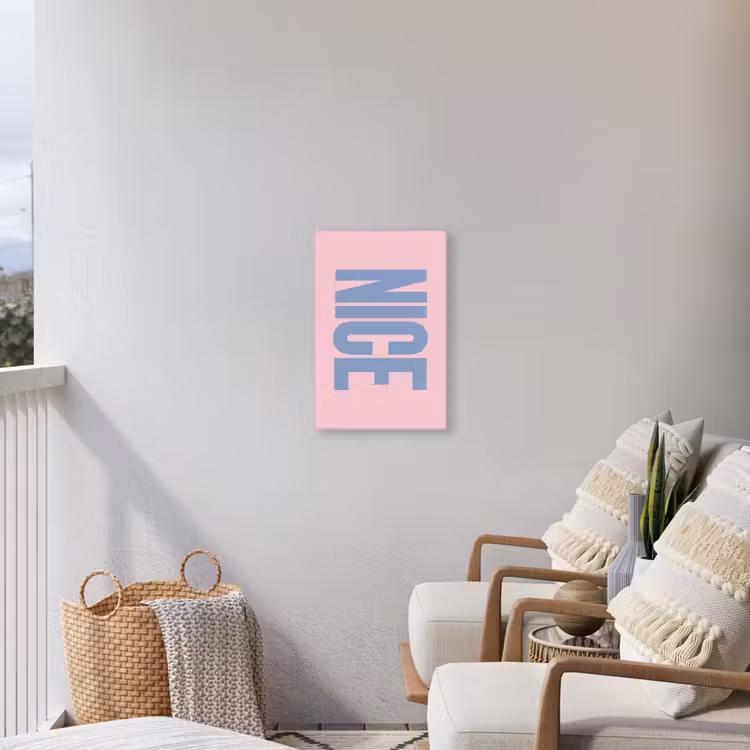 Nice - Paars - Roze Tuinposter op houten frame 2 cm dik klein -sfeer1
