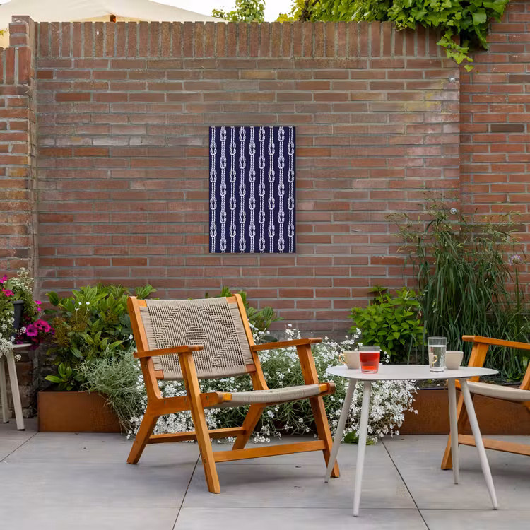 Oceaan - Touw - Blauw - Wit Tuinposter op houten frame 2 cm dik klein 841 -sfeer3