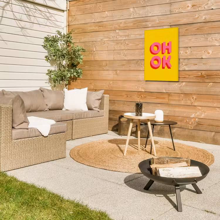 Oh ok - 3D - Geel - Roze Tuinposter op houten frame 2 cm dik klein -sfeer2