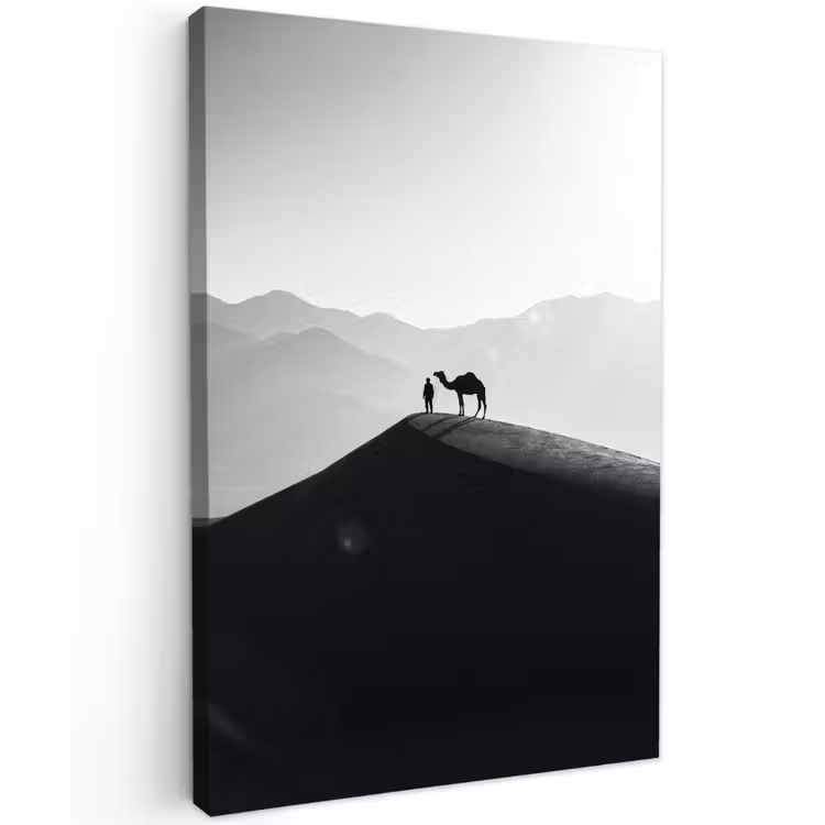 Mens - Kameel - Zandduin - Natuur - Monochroom Tuinposter op houten frame 2 cm dik klein -3d
