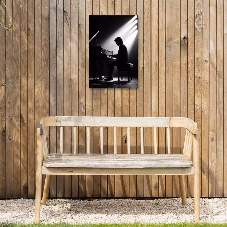 Persoon - Piano - Muziek - Zwart-wit - Podium Tuinposter op houten frame 2 cm dik klein -sfeer4