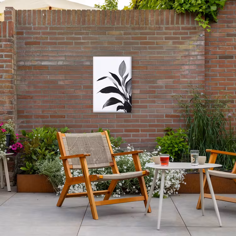 Plant - Bladeren - Minimalistisch - Zwart Tuinposter op houten frame 2 cm dik klein -sfeer3