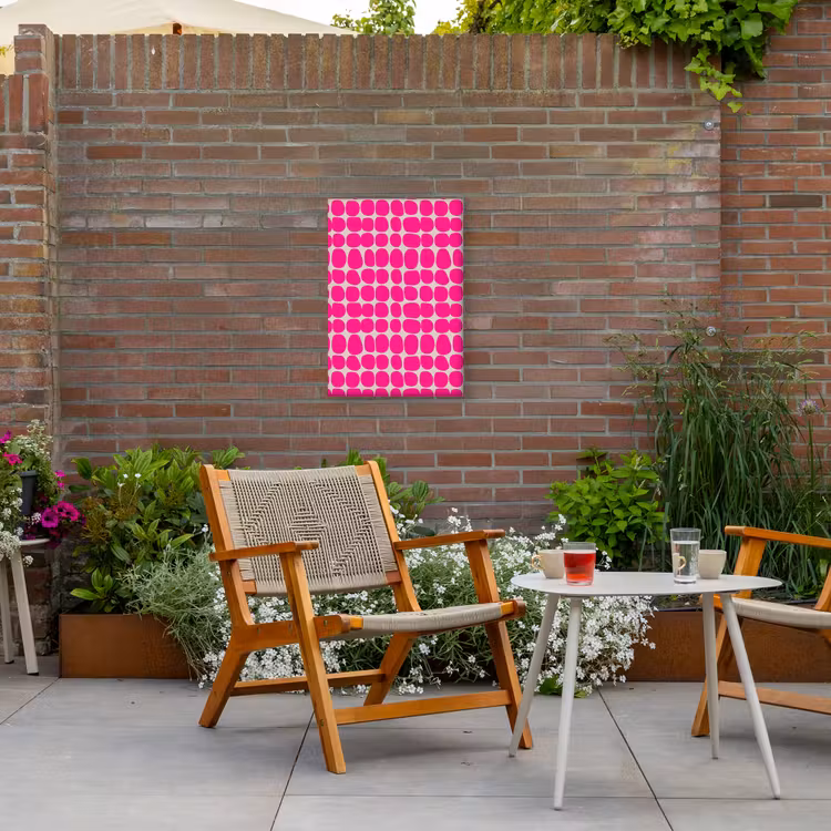 Stippen - Patroon - Roze Tuinposter op houten frame 2 cm dik klein 841 -sfeer3