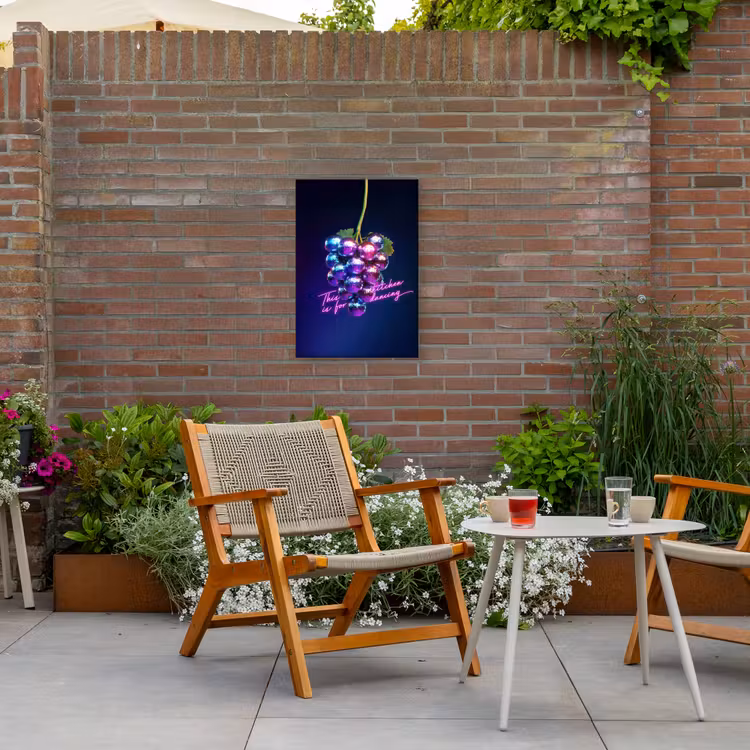 Quote - Neon - Disco - Druiven Tuinposter op houten frame 2 cm dik klein -sfeer3