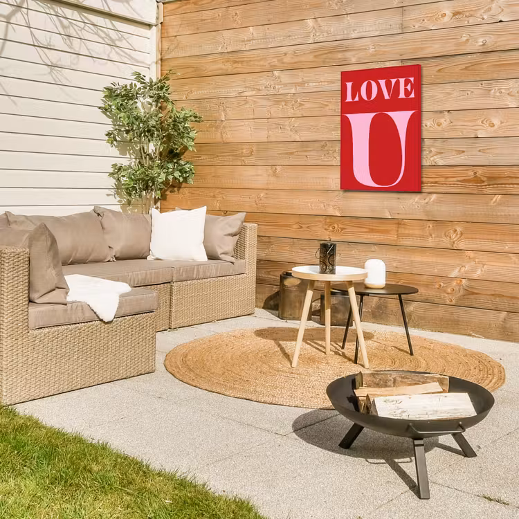 Rood - Love - Valentijn - Roze Tuinposter op houten frame 2 cm dik klein -sfeer2