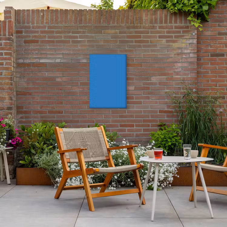 Royal - Blue - Blauw Tuinposter op houten frame 2 cm dik klein 841 -sfeer3