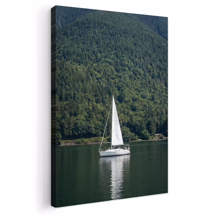 Zeilboot - Water - Bergen - Natuur - Groen Tuinposter op houten frame 2 cm dik klein -3d