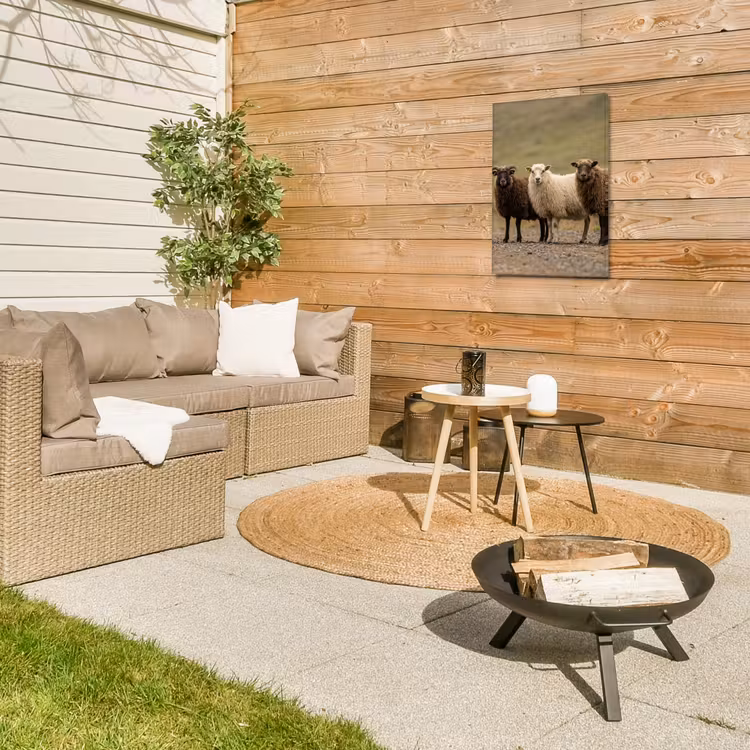 Schapen - Bruin - Wit - Grindpad Tuinposter op houten frame 2 cm dik klein -sfeer2