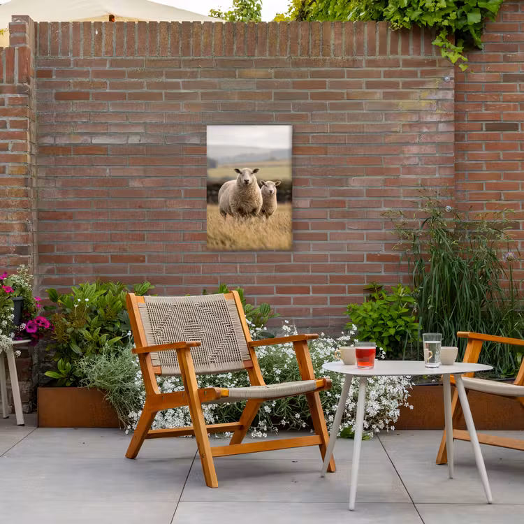 Schapen - Weidenlandschap - Heuvels Tuinposter op houten frame 2 cm dik klein -sfeer3