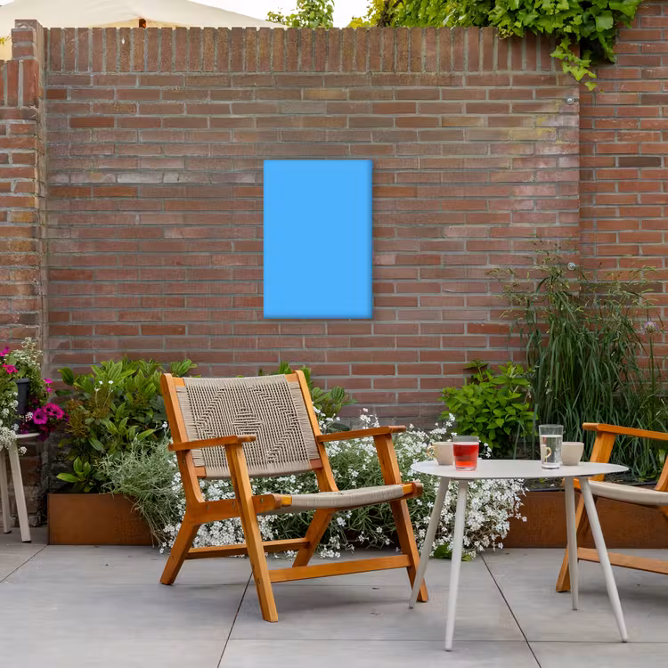 Sky - Blue - Blauw Tuinposter op houten frame 2 cm dik klein 841 -sfeer3