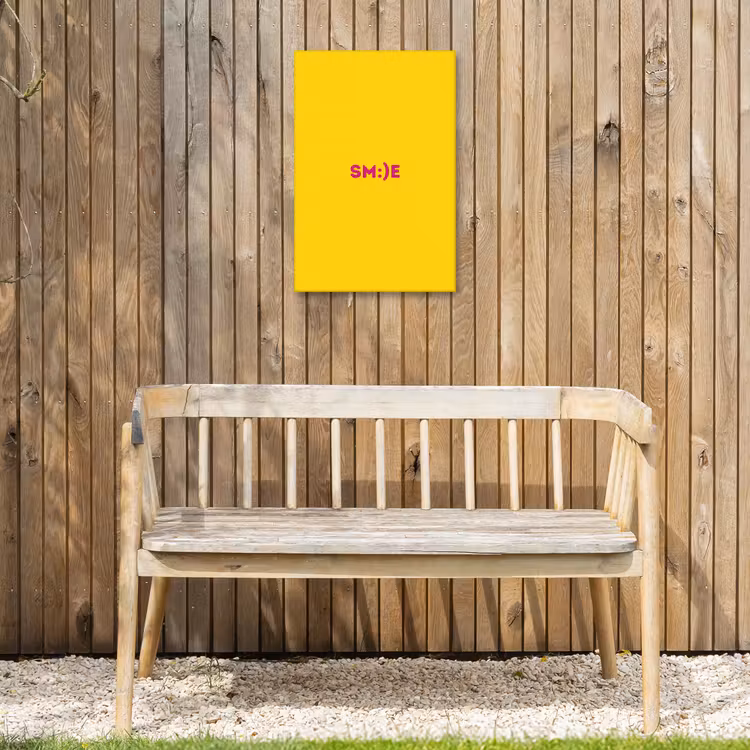 Smile - Roze - Geel Tuinposter op houten frame 2 cm dik klein -sfeer4