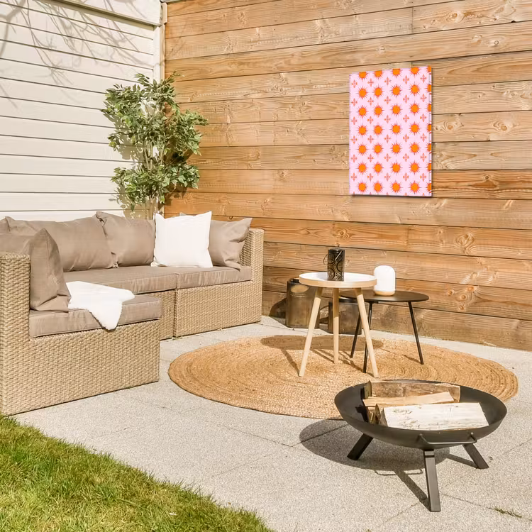 Zon - Patroon - Roze Tuinposter op houten frame 2 cm dik klein 841 -sfeer2
