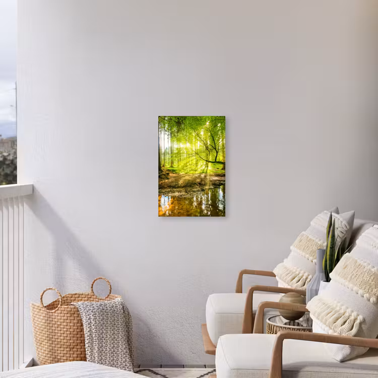Zonnestralen in een groen bos Tuinposter op houten frame 2 cm dik klein -sfeer1