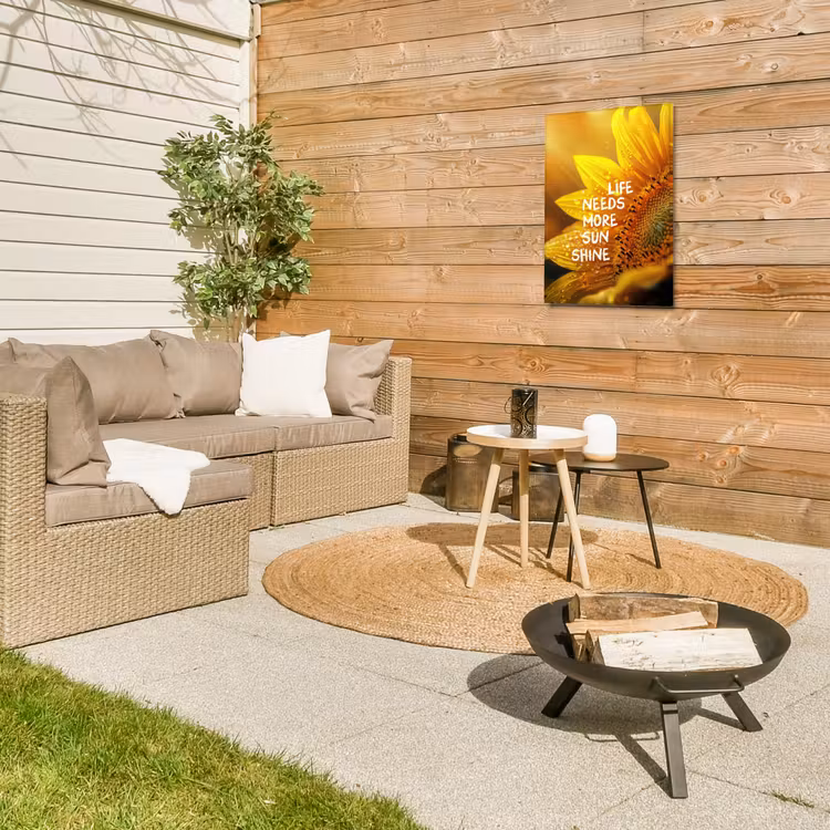 Zonnebloem - Close up - Geel - Quote Tuinposter op houten frame 2 cm dik klein -sfeer2