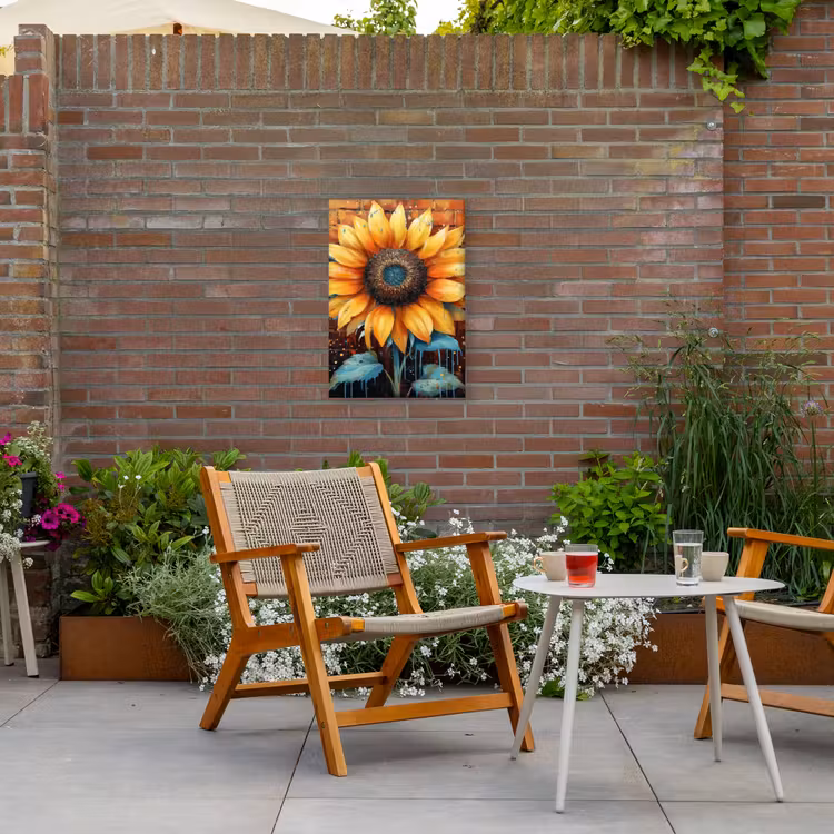 Zonnebloem op Bakstenen Muur Tuinposter op houten frame 2 cm dik klein -sfeer3