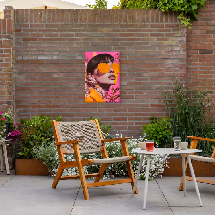 Zonnebril - Oranje - Vrouw - Planten Tuinposter op houten frame 2 cm dik klein -sfeer3