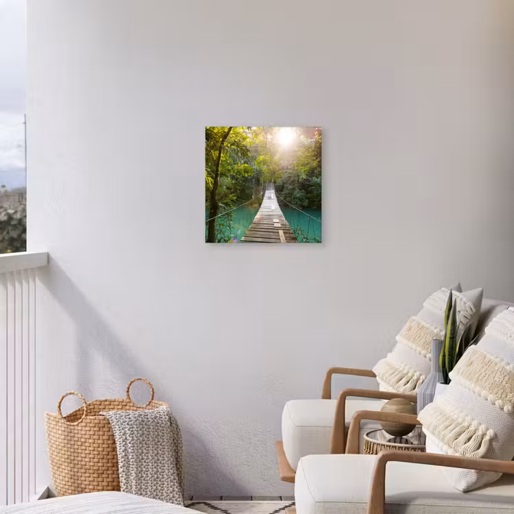 Hangbrug in het Regenwoud Tuinposter op houten frame 2 cm dik klein -sfeer1