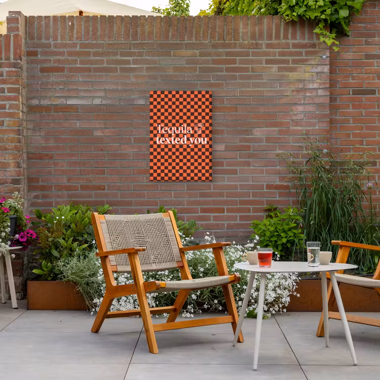 Tequila texted you - Glas - Vierkanten - Oranje Tuinposter op houten frame 2 cm dik klein -sfeer3