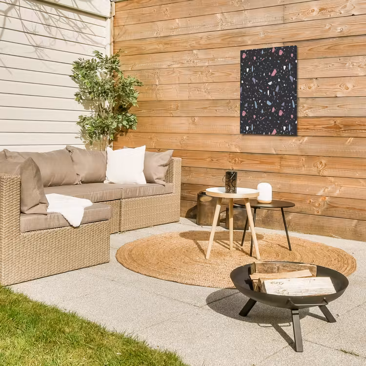 Terrazzo - Patroon - Zwart - Zacht Tuinposter op houten frame 2 cm dik klein 841 -sfeer2