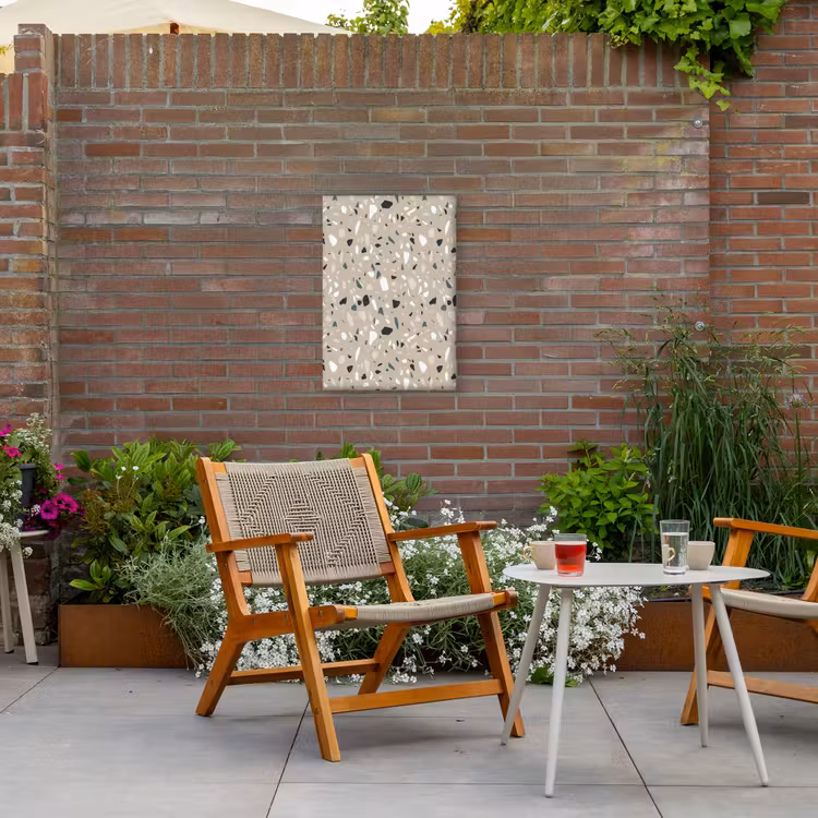 Terrazzo - Patroon - Groen Tuinposter op houten frame 2 cm dik klein 841 -sfeer3