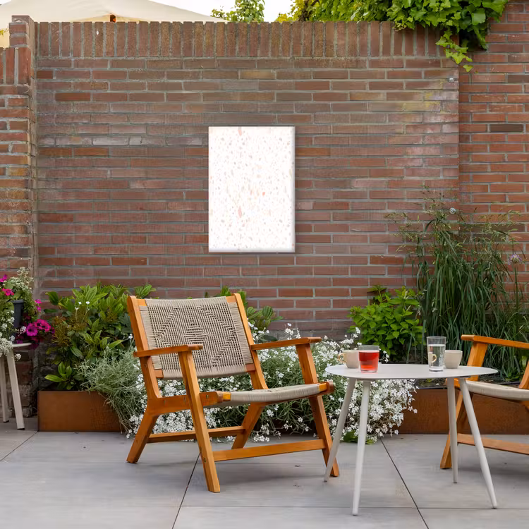 Terrazzo -  Patroon - Wit - Perzik Tuinposter op houten frame 2 cm dik klein 841 -sfeer3
