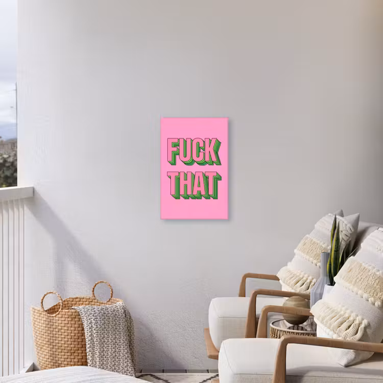Tekst - Bold - Roze Tuinposter op houten frame 2 cm dik klein -sfeer1